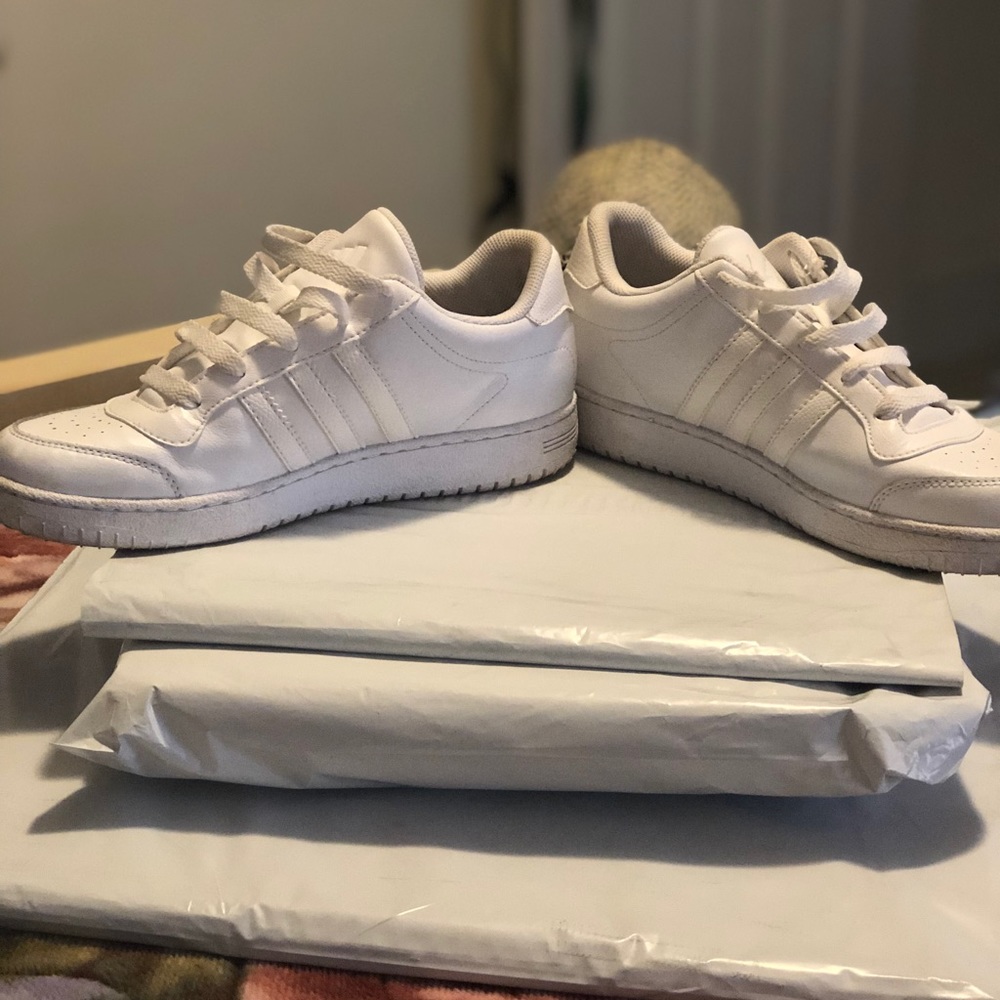 Men’s Adidas sneaker size 7